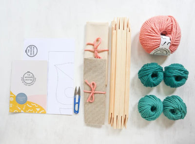 Pude kit, punch needle fra The Modern Crafter